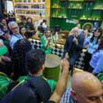 Renata Fan e Ronaldo Giovanelli impulsionam experiência de marca da Brasilux na FEICON 2026 com estreia do Boteco Brasilux